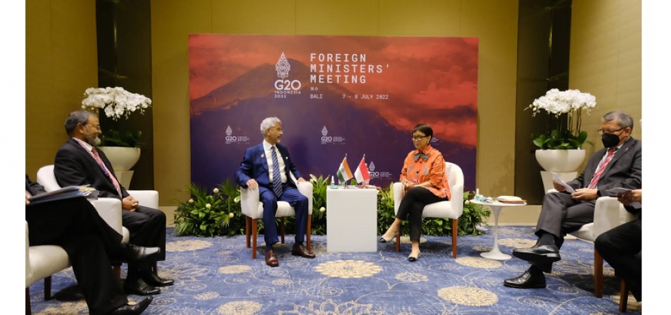 Hon'ble EAM during a bilateral in G20
