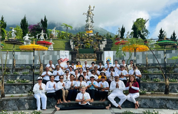 Pre-Event IDY at the Iconic the Blooms Garden